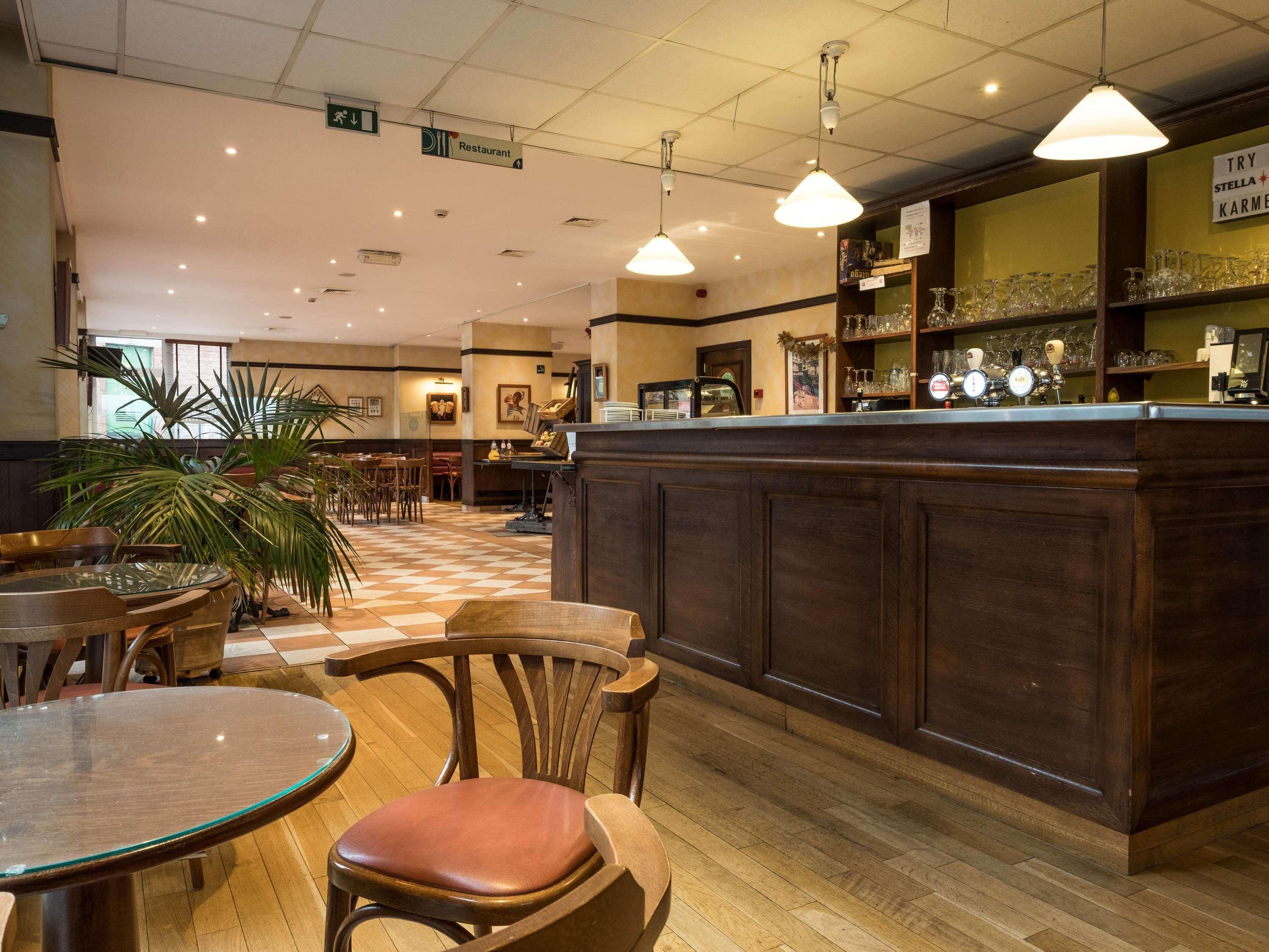 B&B Hotel Mons Gare Екстер'єр фото