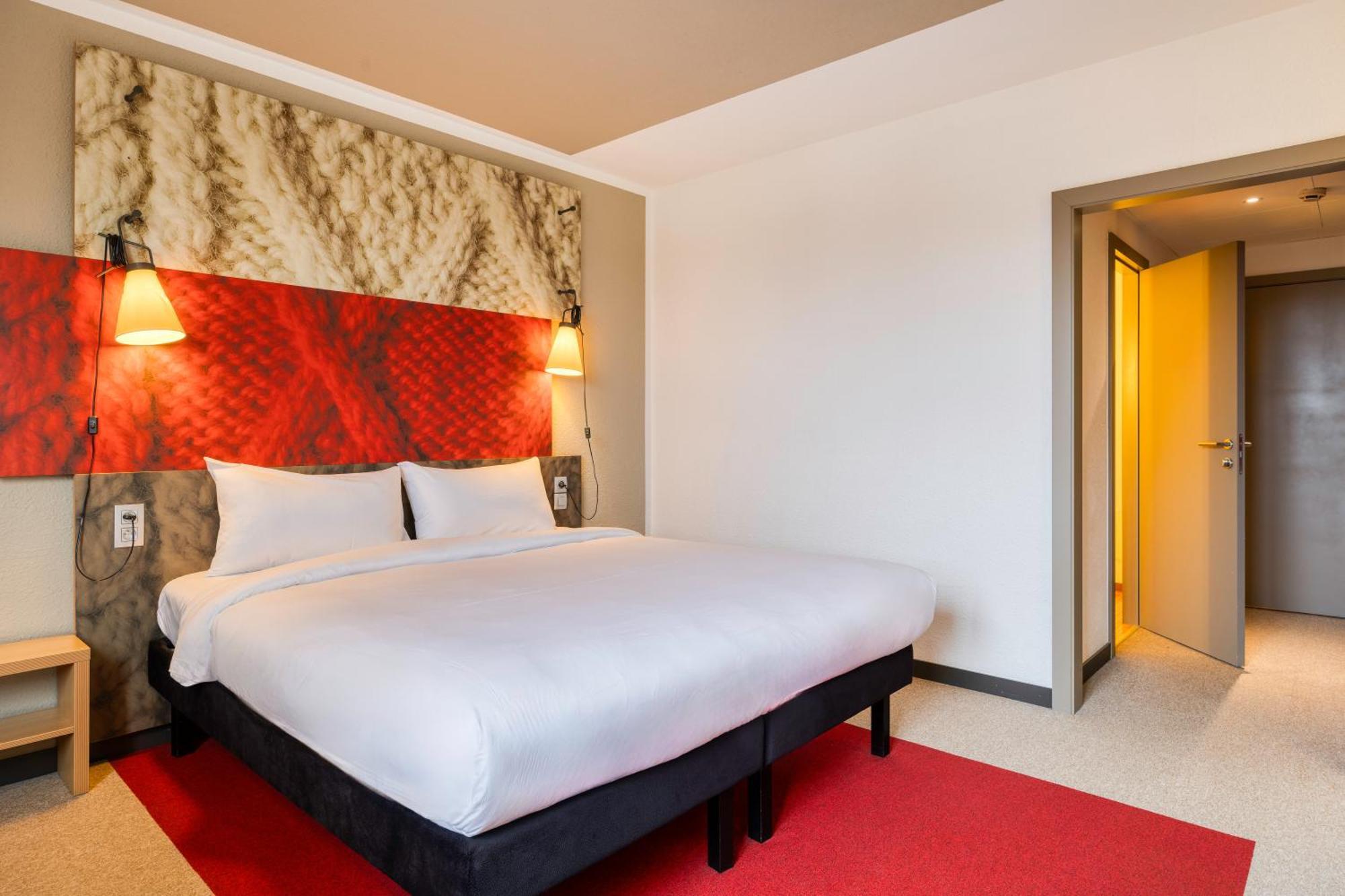 B&B Hotel Mons Gare Екстер'єр фото