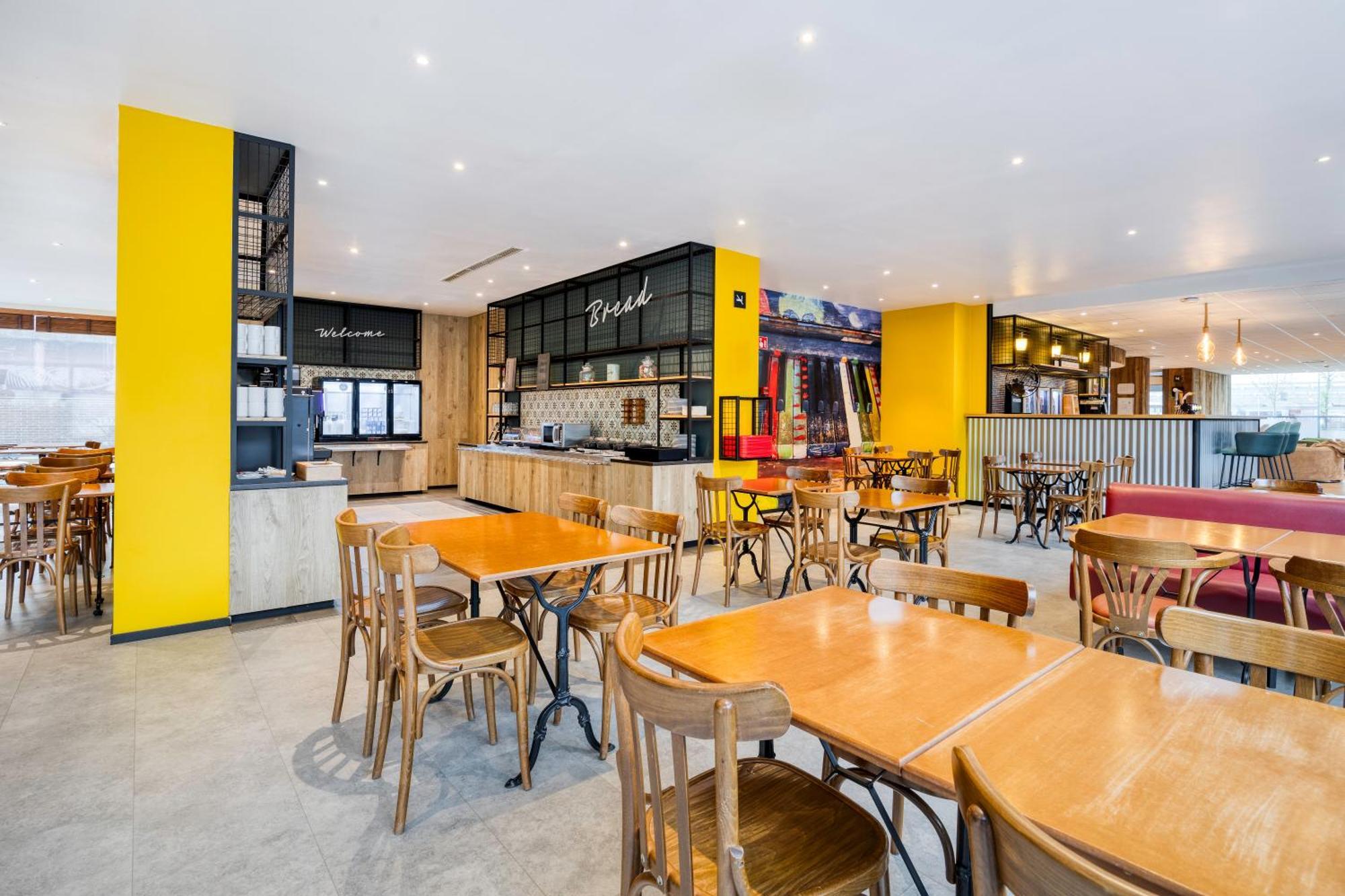 B&B Hotel Mons Gare Екстер'єр фото