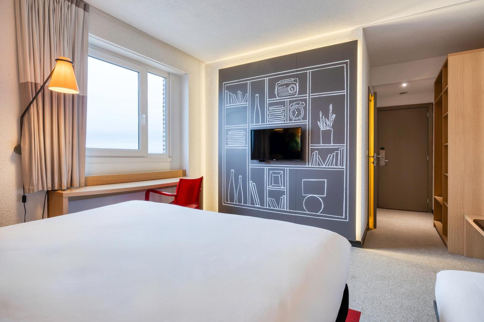 B&B Hotel Mons Gare Екстер'єр фото
